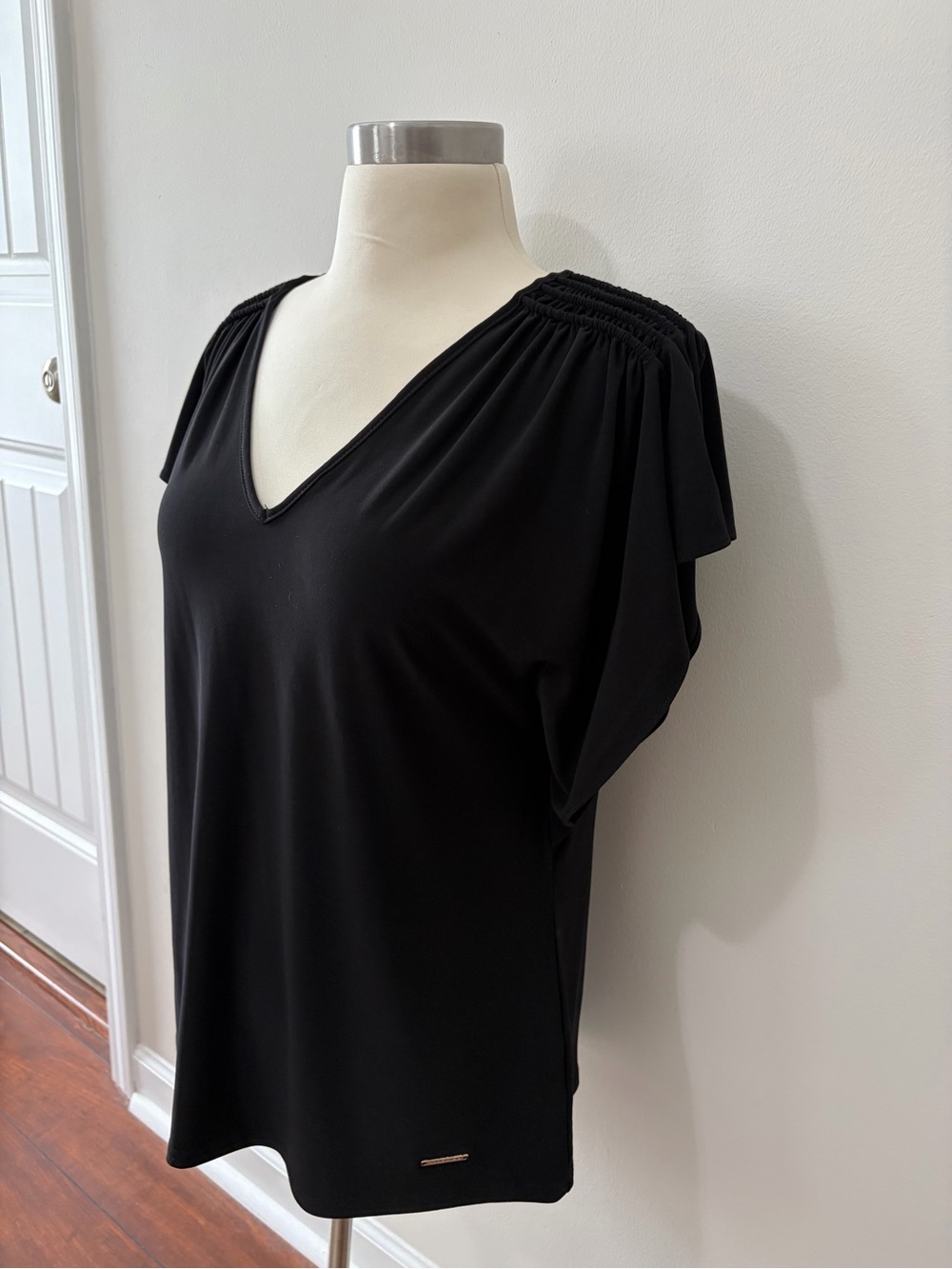 Anne Klein Black V-Neck Flutter Sleeve Top Sz S Office Elegance - Picture 5 of 12